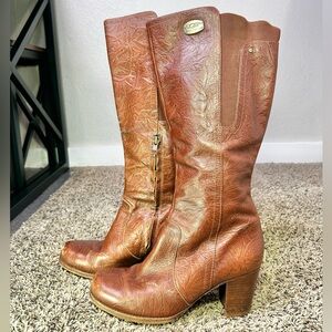UGG Ashur Crinkled Leather Knee High Western Boho Boots Women’s Size 9 Brown